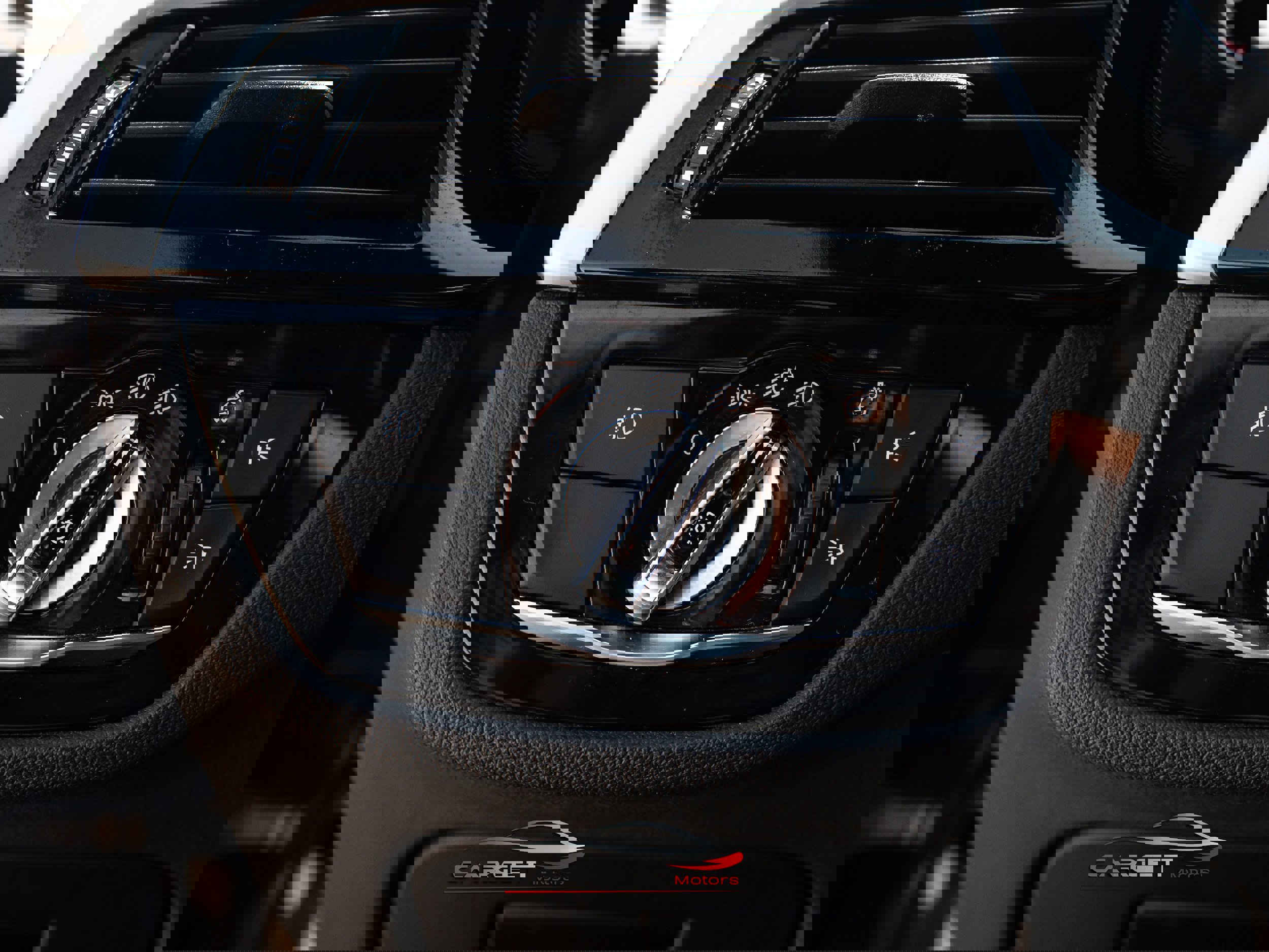 Used 2018 BMW 540i xDrive image 40