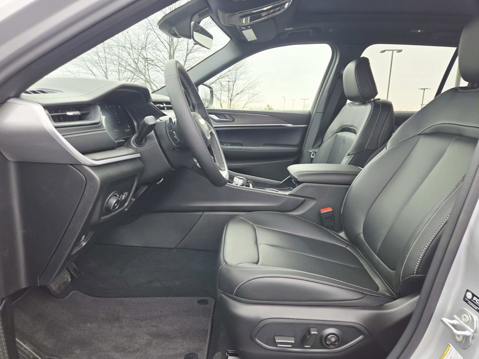 New 2026 Jeep Grand Cherokee Limited image 12