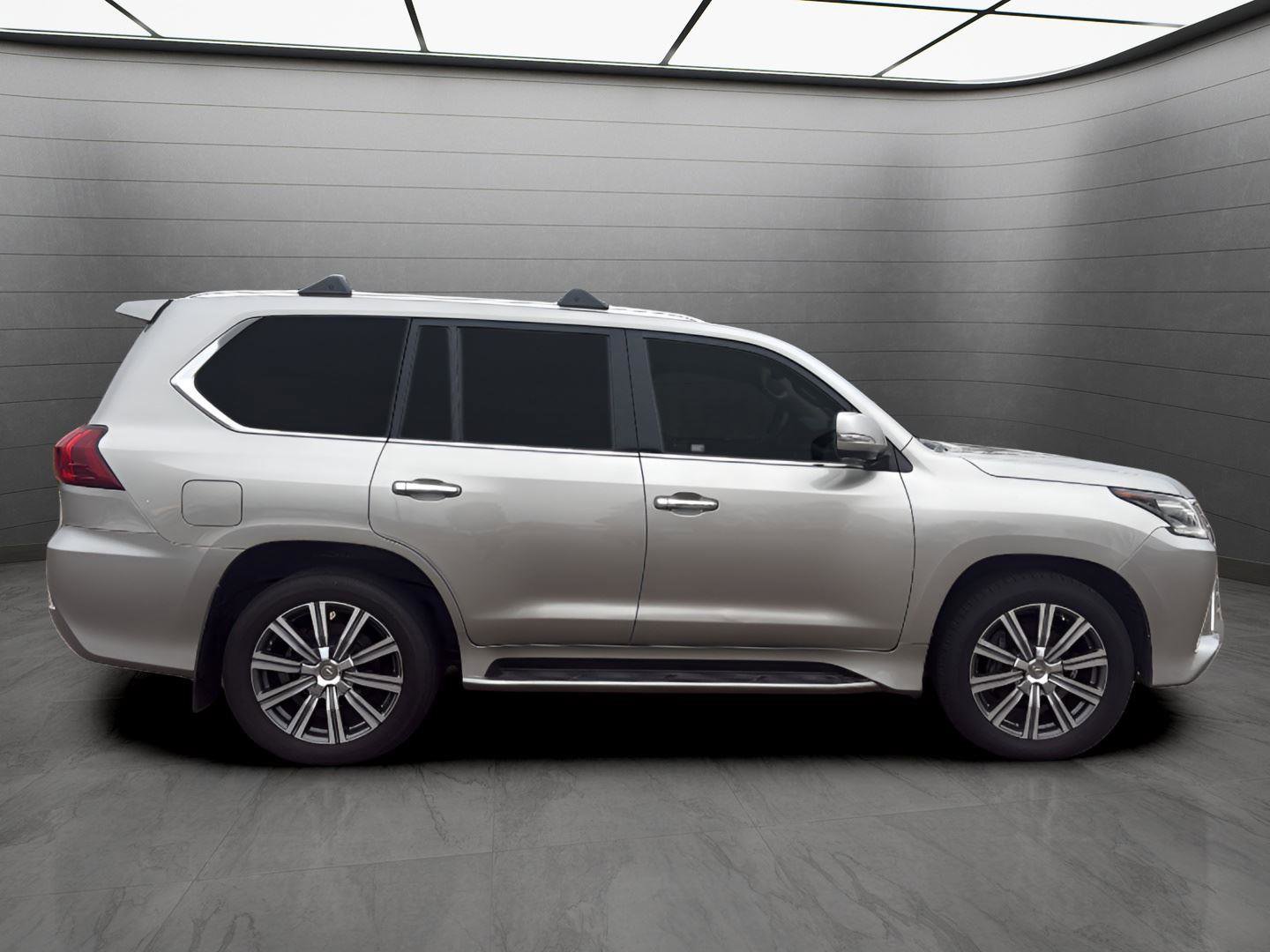 Used 2016 Lexus LX 570 4WD image 2