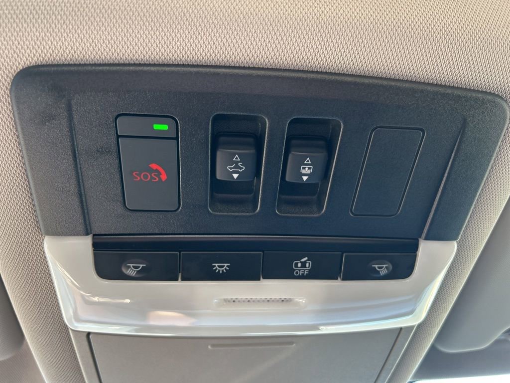 Used 2023 Nissan Rogue SL w/ SL Premium Package image 30