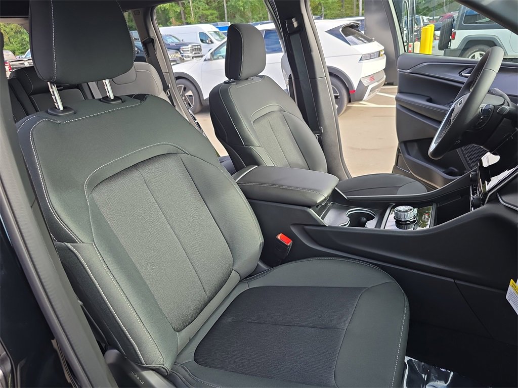 New 2025 Jeep Grand Cherokee Laredo X image 10