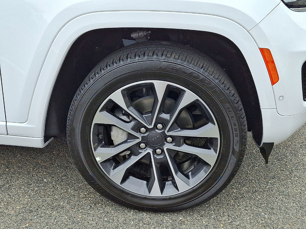 Certified 2025 Jeep Grand Cherokee Overland w/ Adv Protech Group III image 27