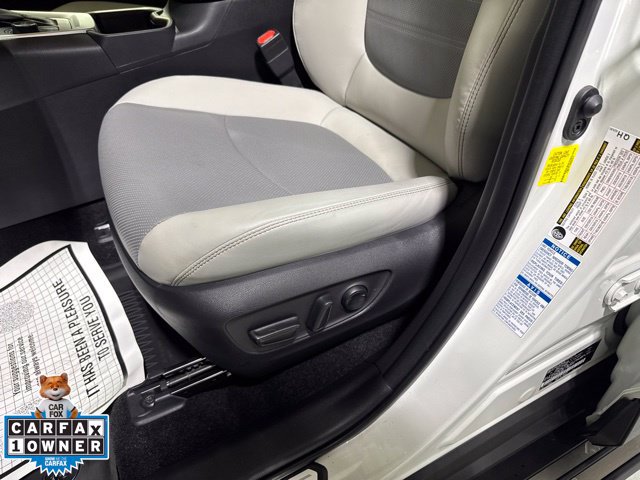 Used 2021 Toyota RAV4 Limited AWD/4WD image 18