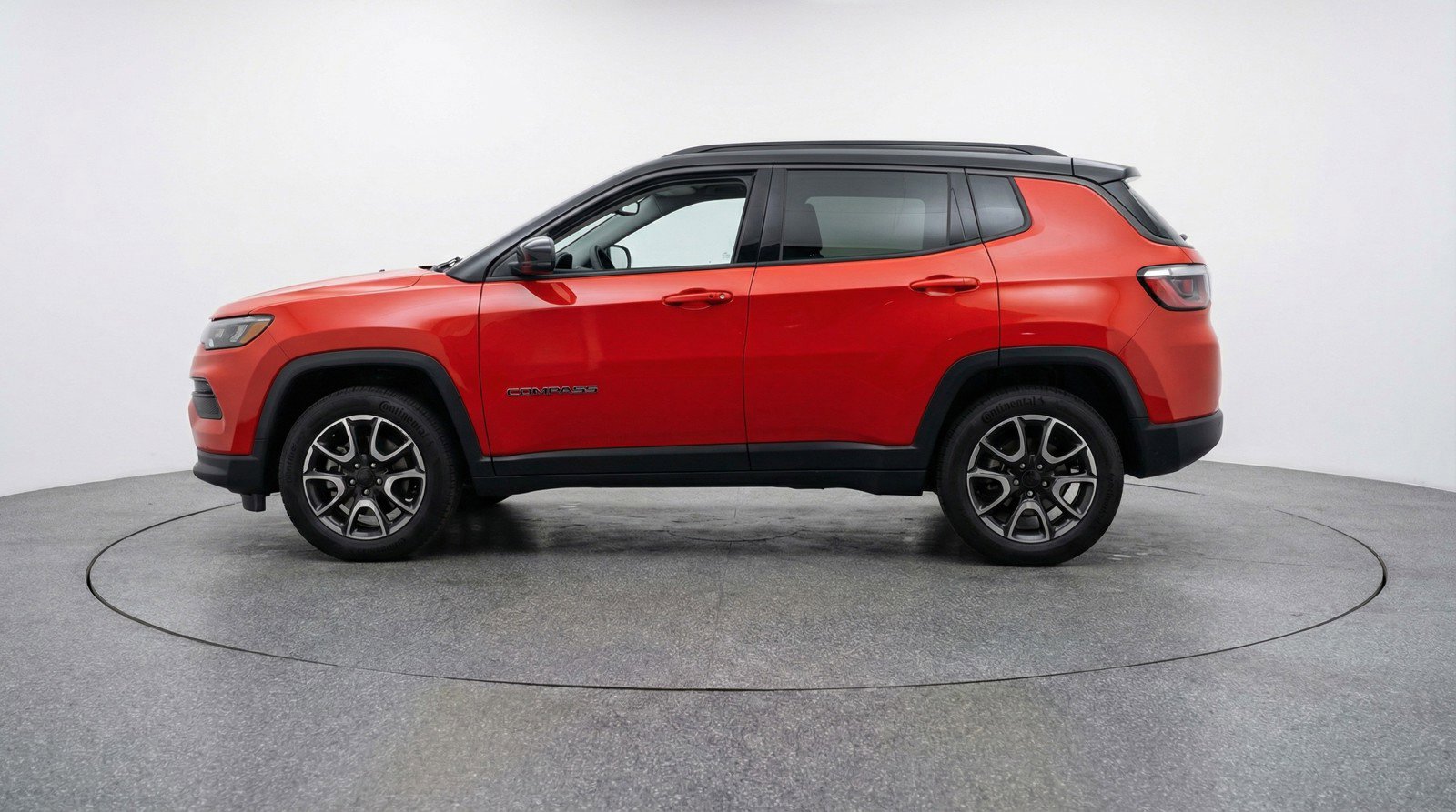 Used 2025 Jeep Compass Trailhawk image 5