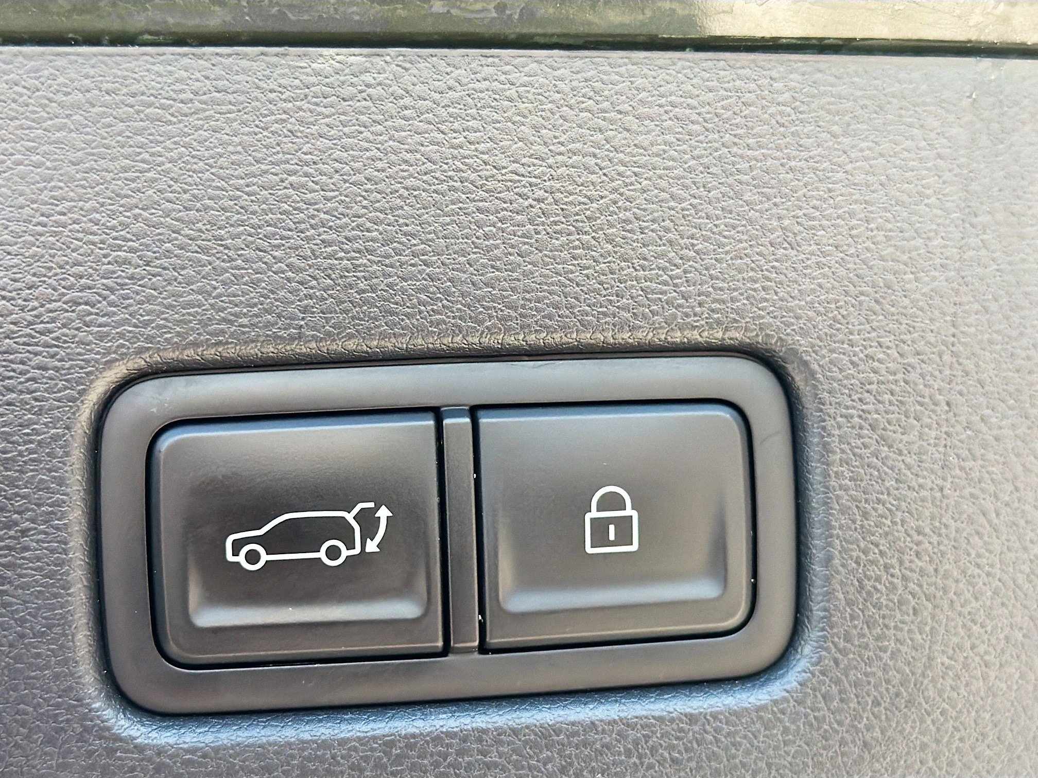 Used 2024 Hyundai Santa Fe Limited image 16