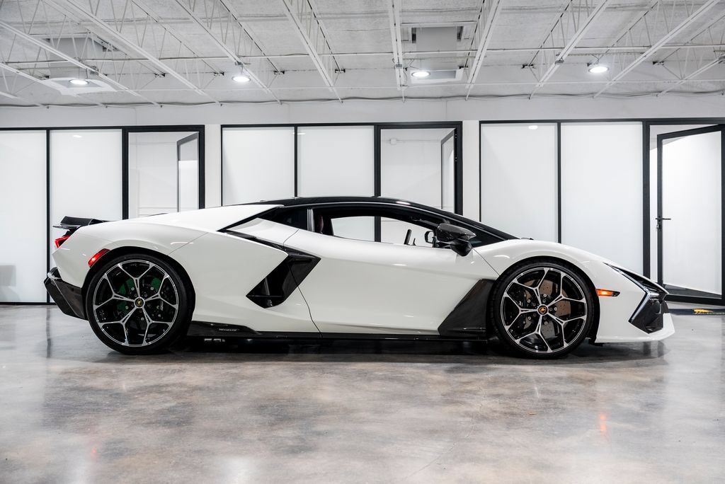 Used 2025 Lamborghini Revuelto AWD/4WD image 1