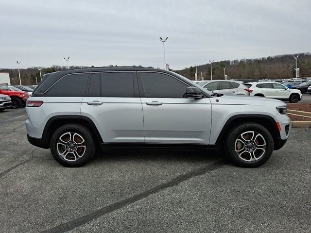 Used 2022 Jeep Grand Cherokee Trailhawk AWD/4WD image 9