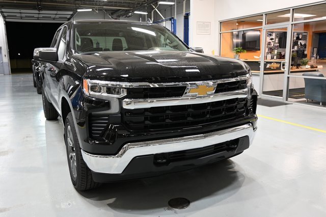 New 2026 Chevrolet Silverado 1500 LT image 3