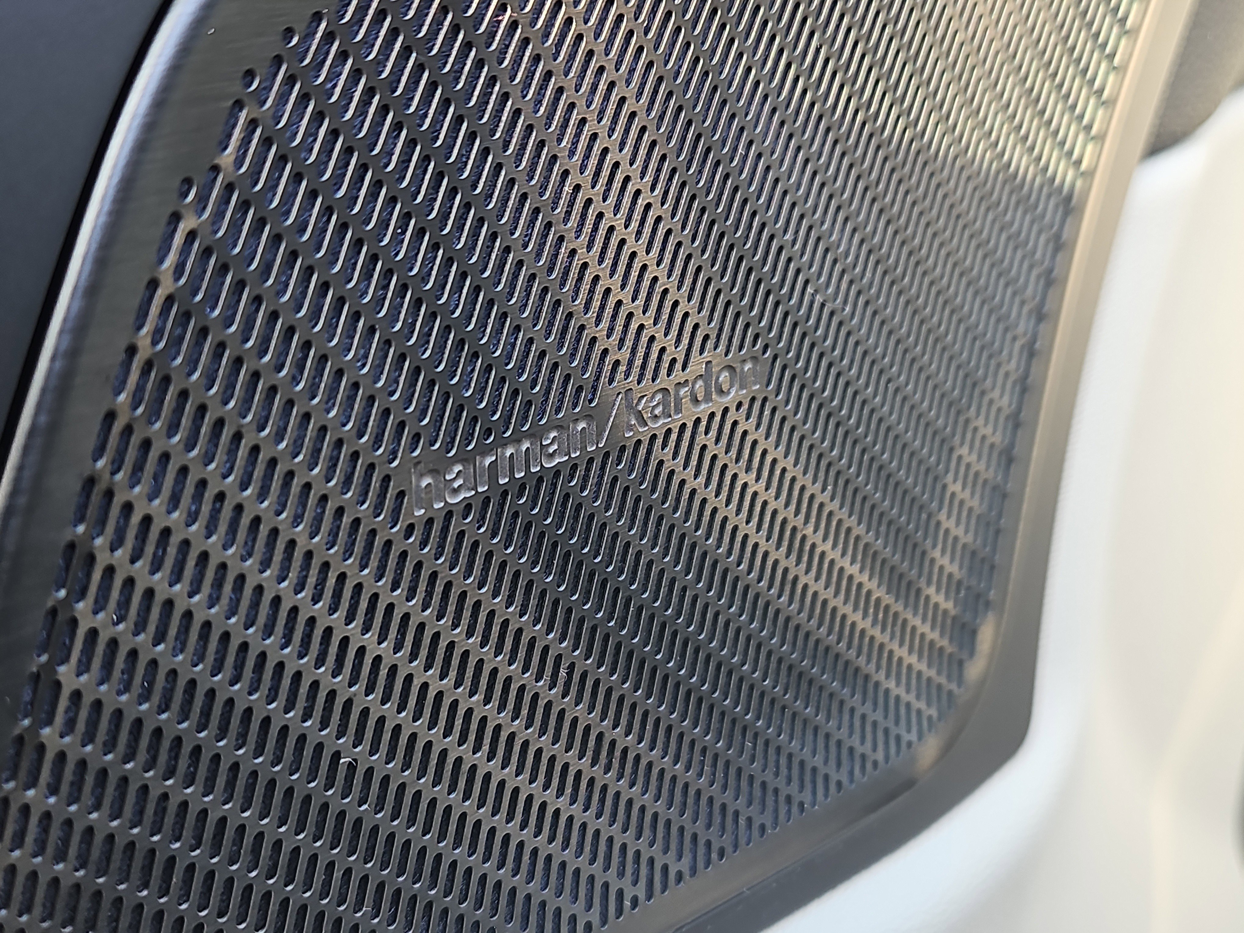 Used 2025 Volvo XC60 B5 Ultra w/ Protection Package Premier image 12