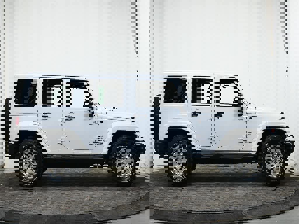 Used 2018 Jeep Wrangler Unlimited Sahara w/ Connectivity Group image 8