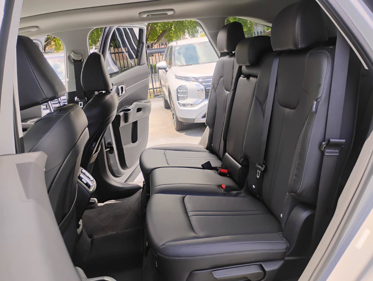 Used 2024 Kia Sorento S w/ Panoramic Sunroof Package FWD image 31