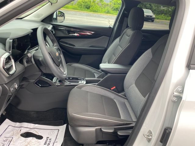 Certified 2025 Chevrolet TrailBlazer LT w/ Driver Confidence Package FWD image 15