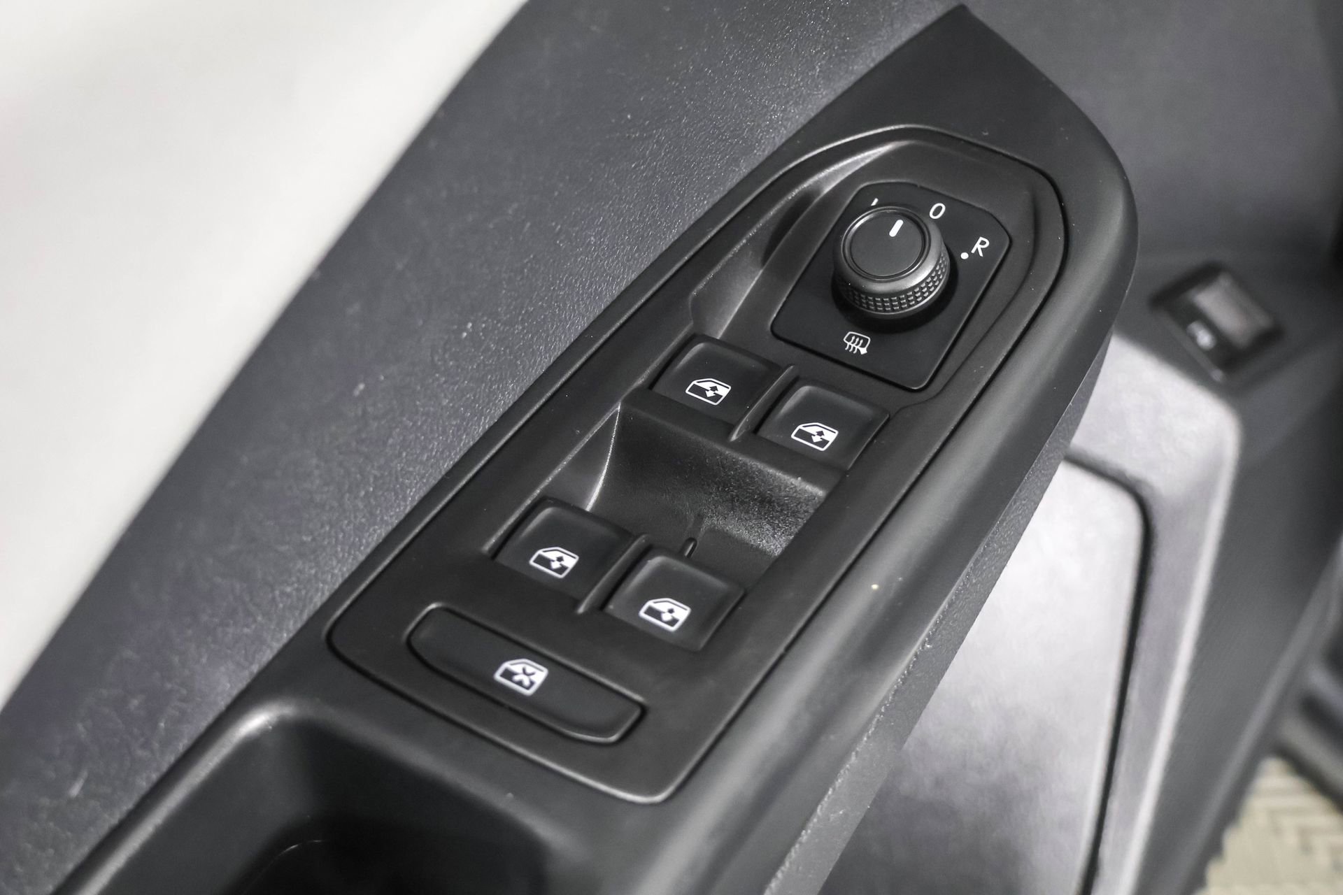 Used 2022 Volkswagen Taos SE w/ Panoramic Sunroof Package image 34