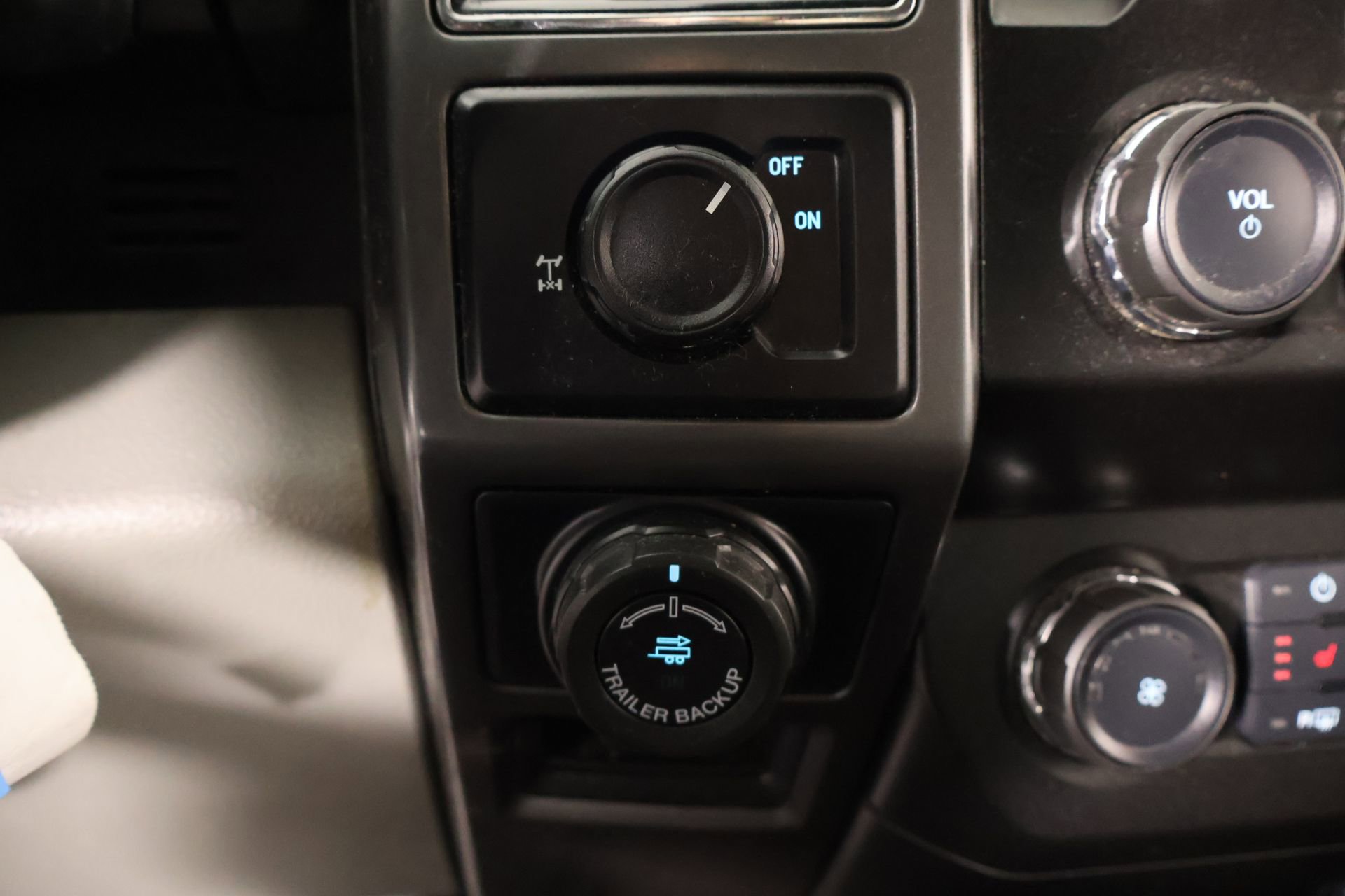 Used 2020 Ford F150 XLT w/ Equipment Group 302A Luxury RWD image 9