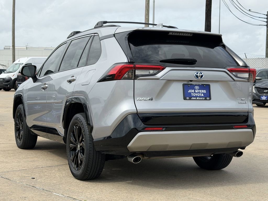 Used 2022 Toyota RAV4 SE w/ Convenience Package AWD/4WD image 7
