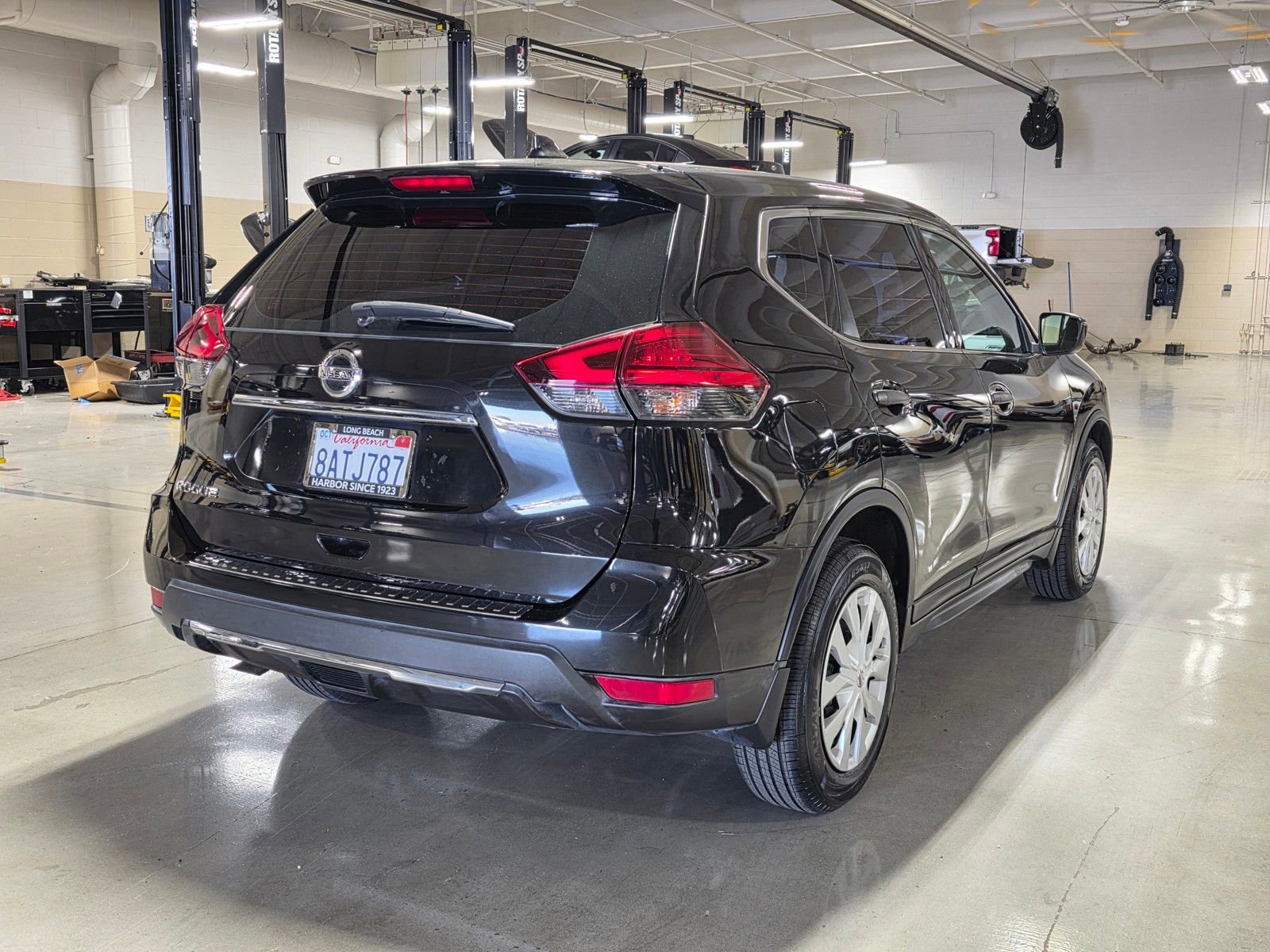Used 2017 Nissan Rogue S FWD image 7