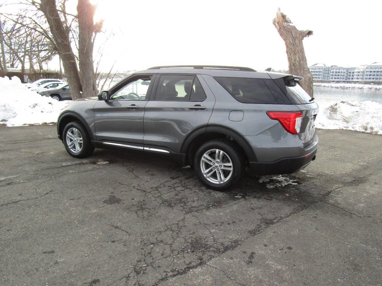 Used 2022 Ford Explorer XLT AWD/4WD image 44