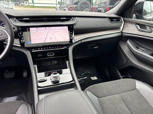 New 2027 Jeep Grand Cherokee 4WD image 15