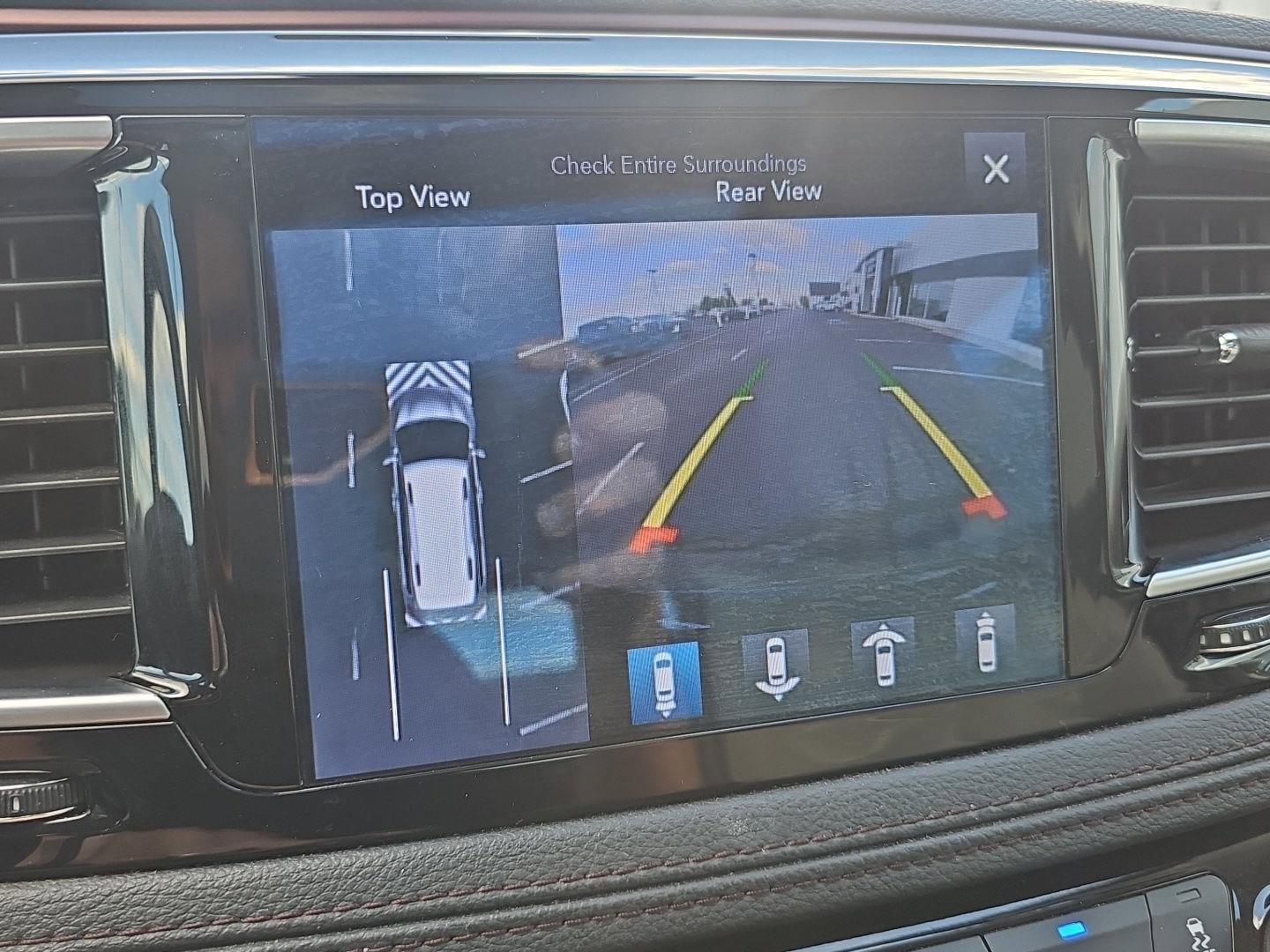 Used 2017 Chrysler Pacifica Limited FWD image 11