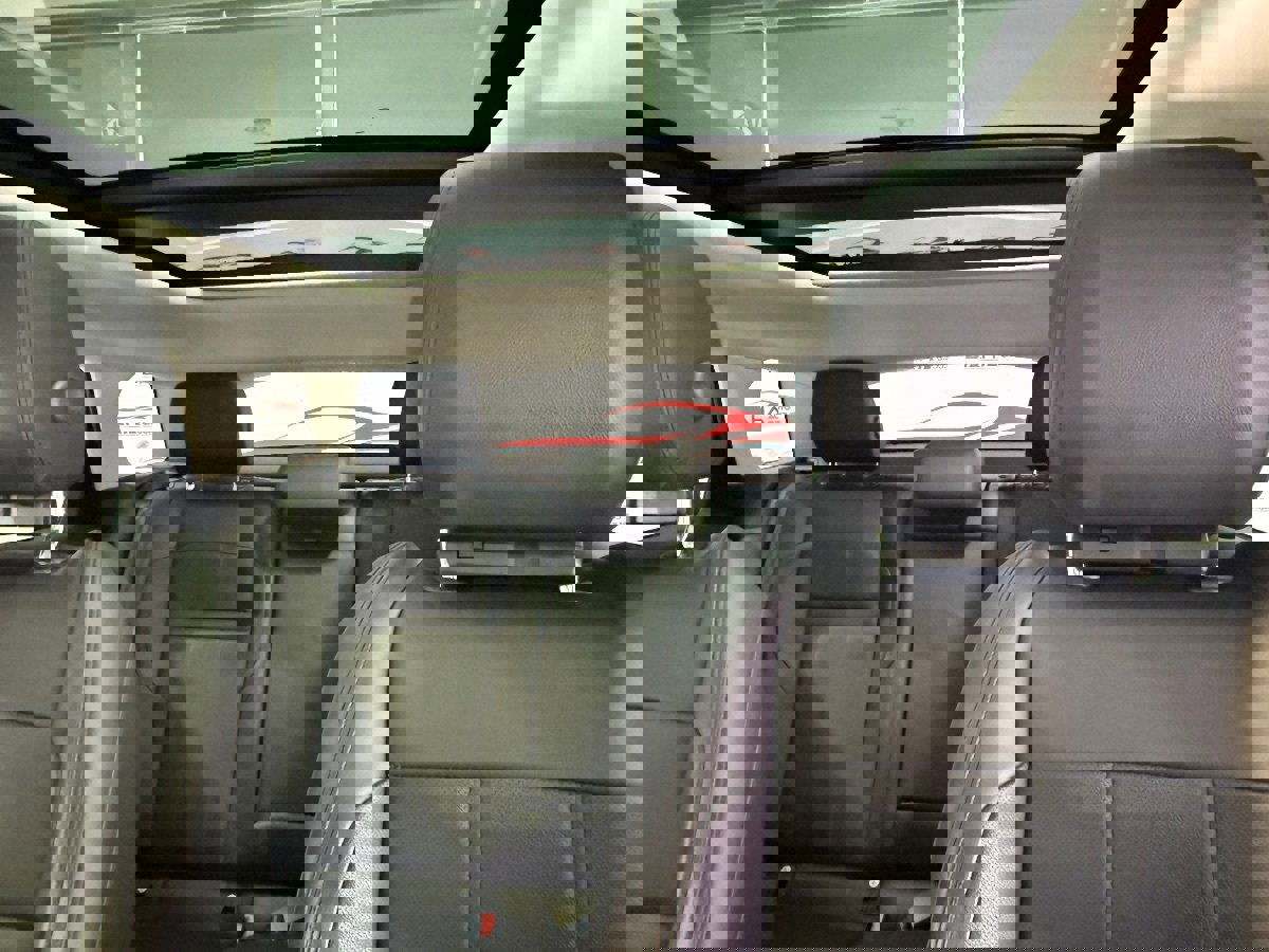 Used 2023 Land Rover Range Rover Evoque S image 28