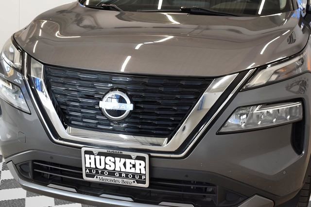 Used 2023 Nissan Rogue SL w/ SL Premium Package image 16
