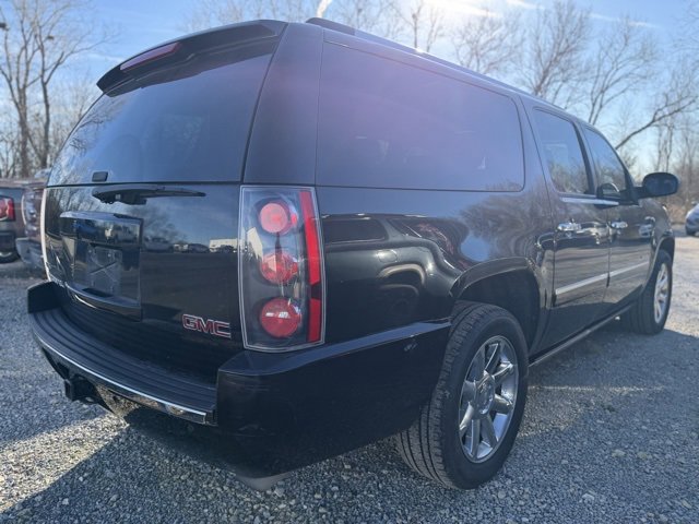 Used 2011 GMC Yukon XL Denali image 4