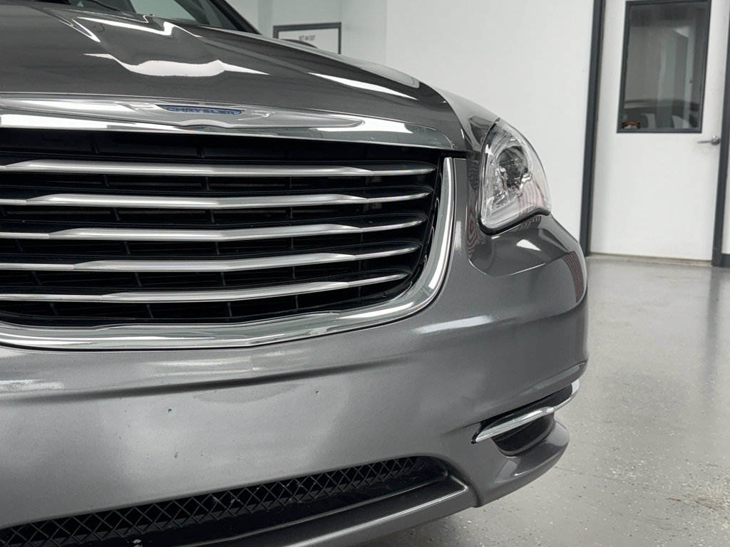Used 2012 Chrysler 200 LX FWD image 11