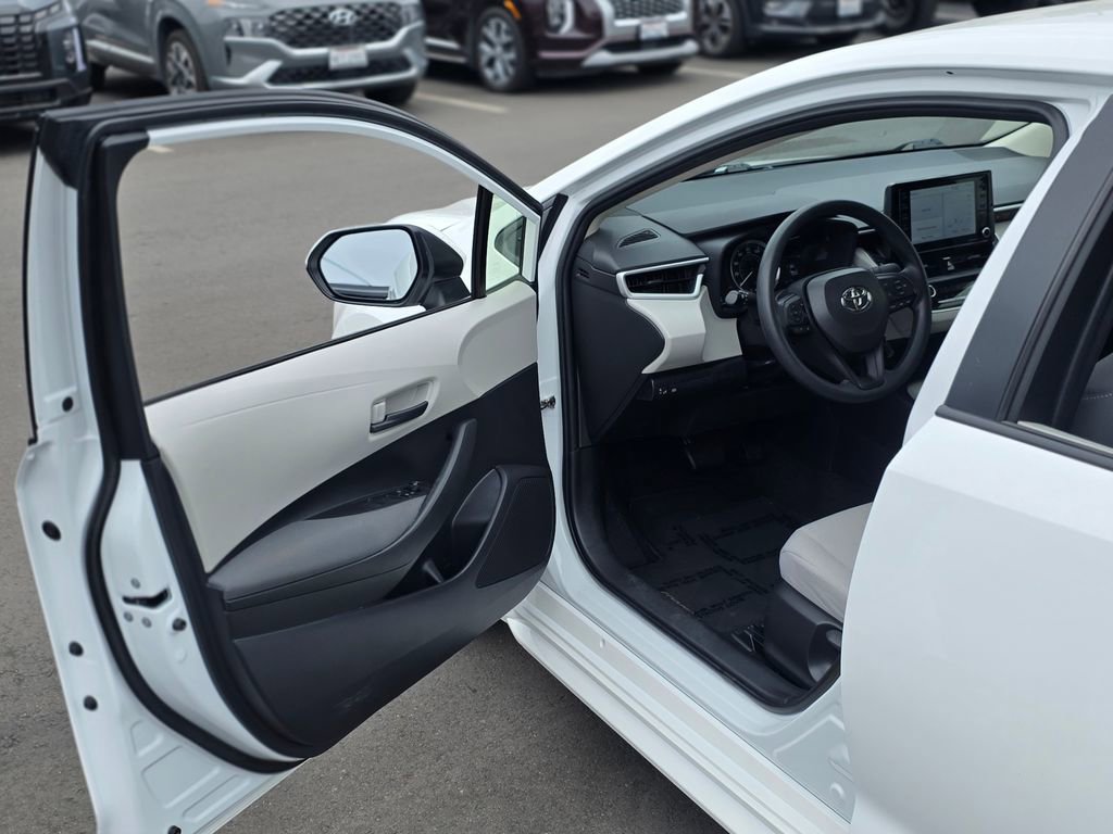 Used 2022 Toyota Corolla LE w/ Carpet Mat Package (TMS) image 36
