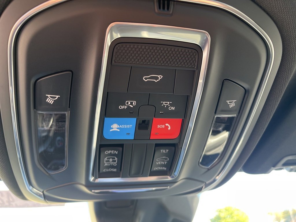 New 2025 Jeep Grand Cherokee L Altitude image 23