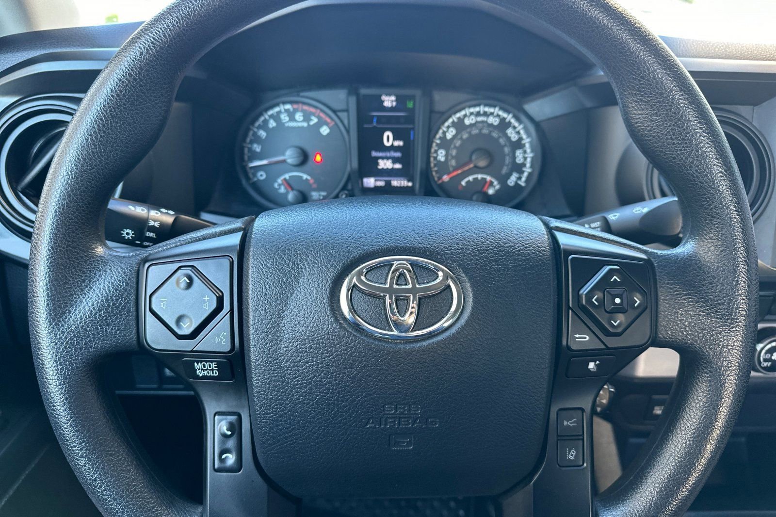 Used 2018 Toyota Tacoma SR image 23