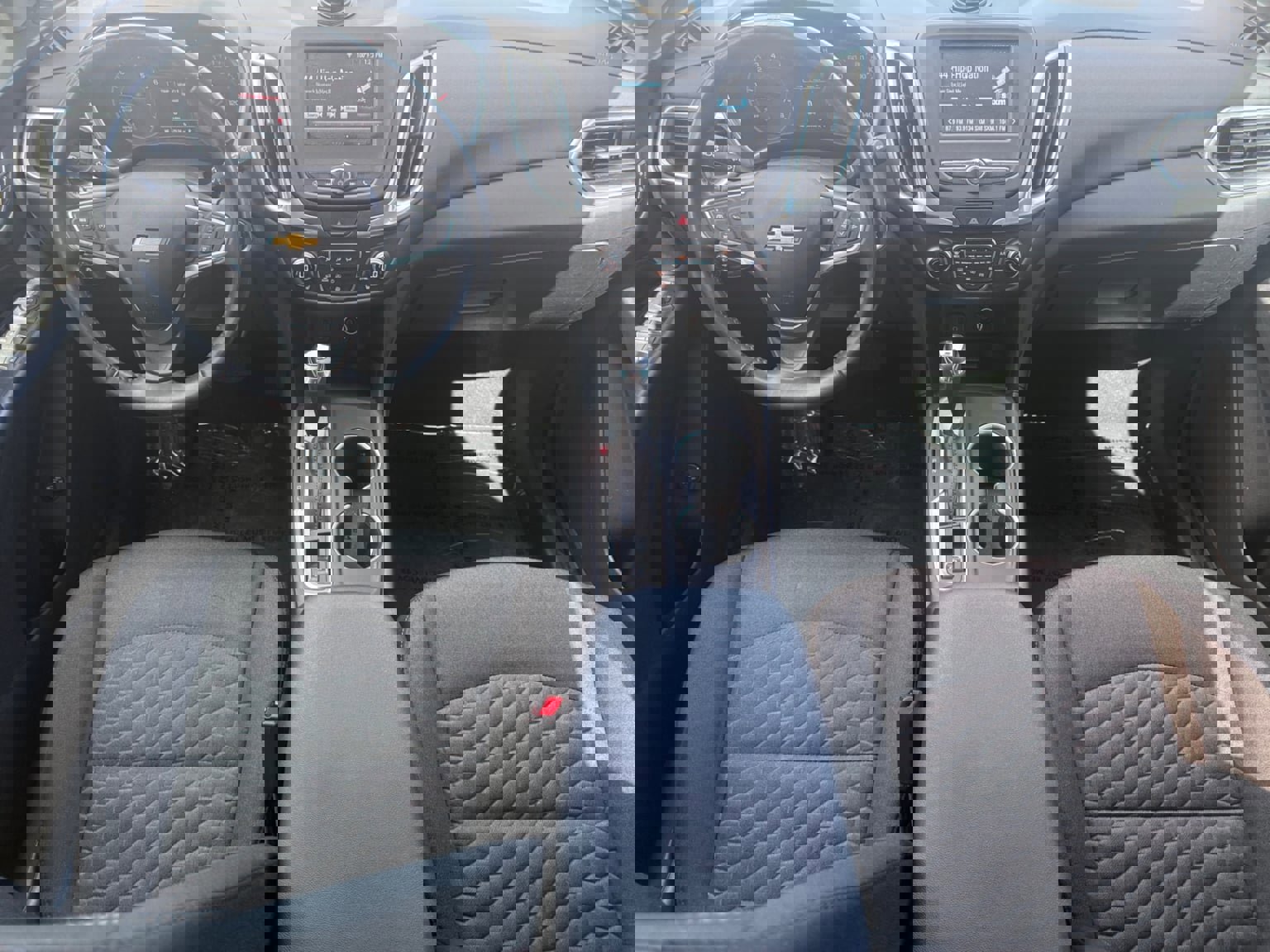 Used 2018 Chevrolet Equinox LT image 12