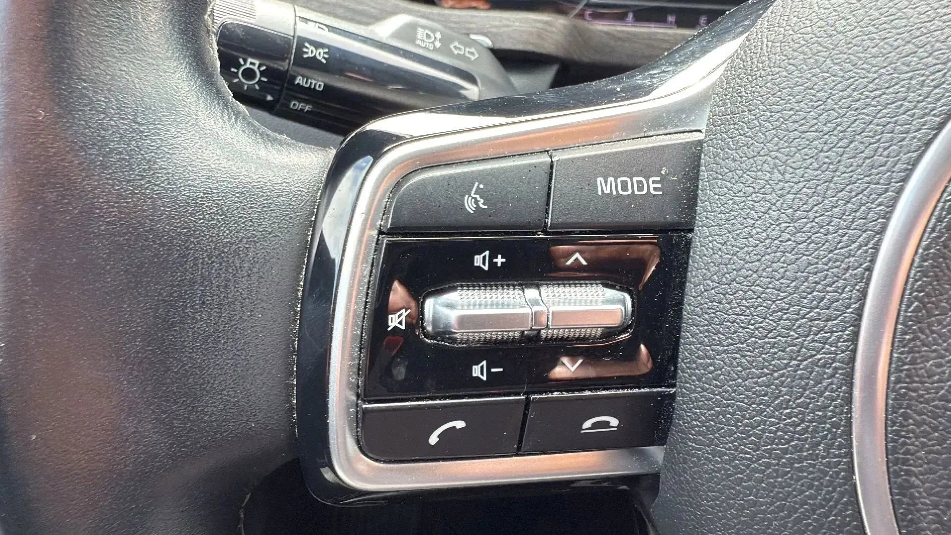 Used 2022 Kia Sorento S w/ Panoramic Sunroof Package image 12