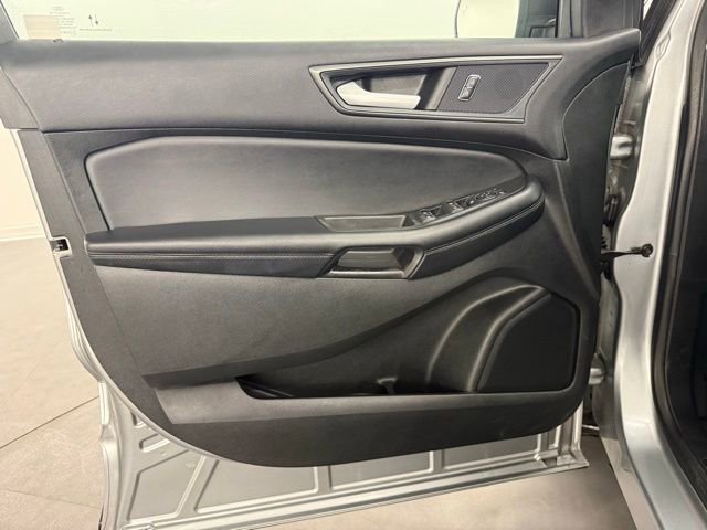 Used 2023 Ford Edge SE image 28