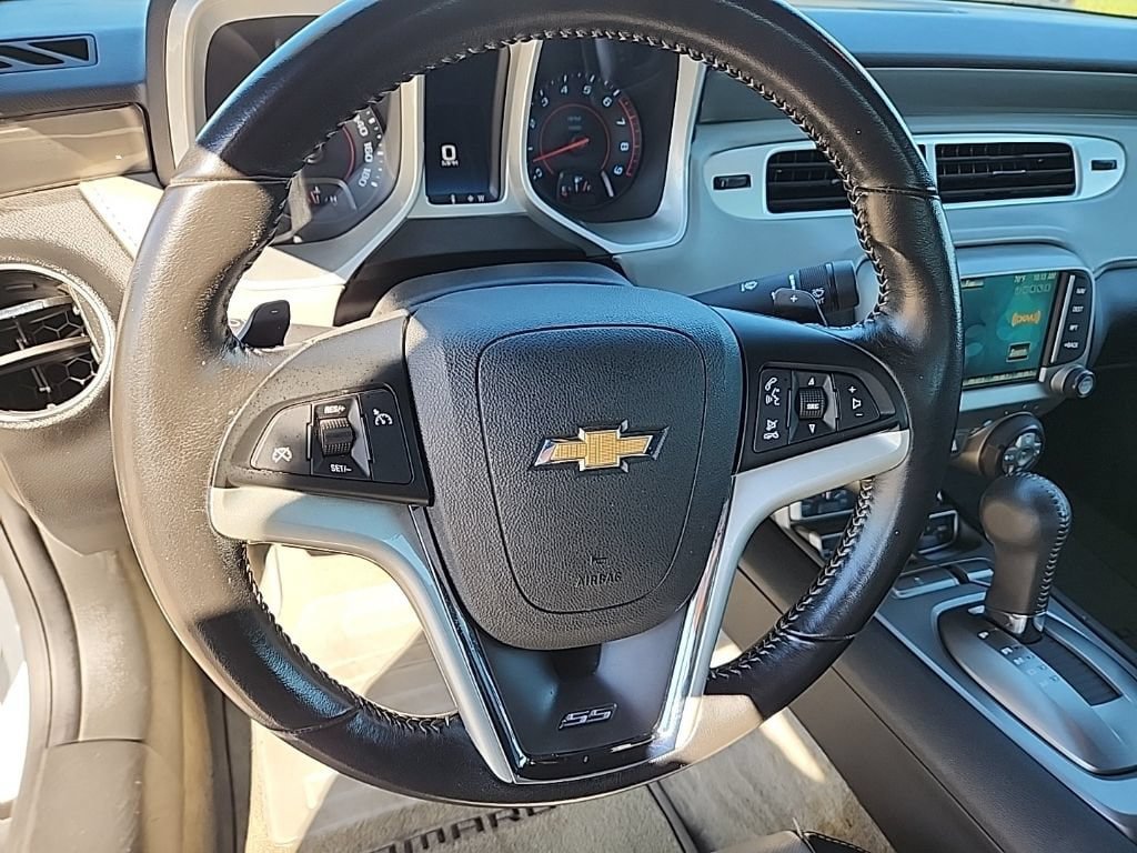 Used 2014 Chevrolet Camaro SS w/ RS Package RWD image 9