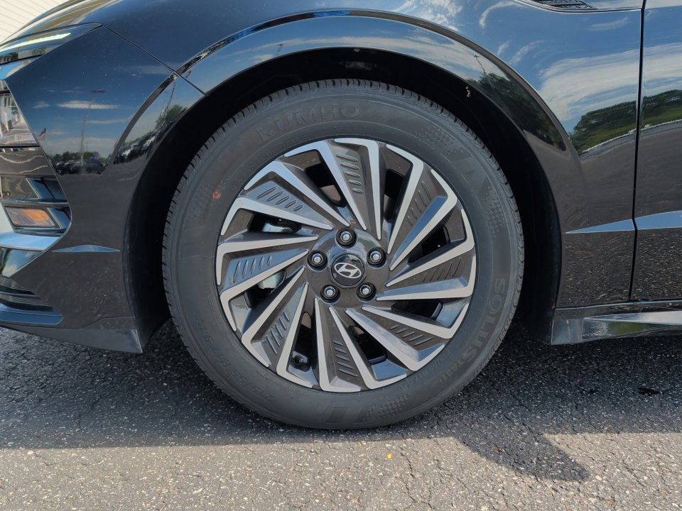 Certified 2025 Hyundai Sonata SEL FWD image 27