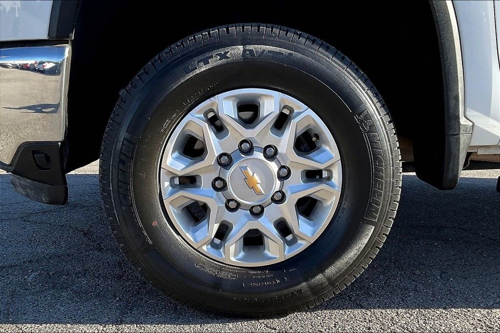 Used 2024 Chevrolet Silverado 2500 LTZ w/ LTZ Convenience Package image 8