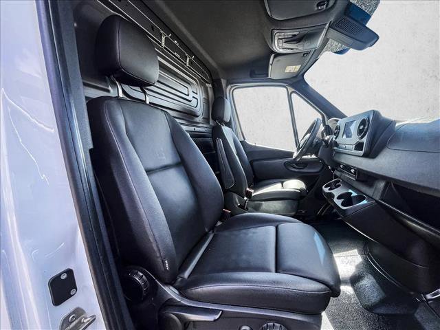 Used 2023 Mercedes-Benz Sprinter 2500 image 21