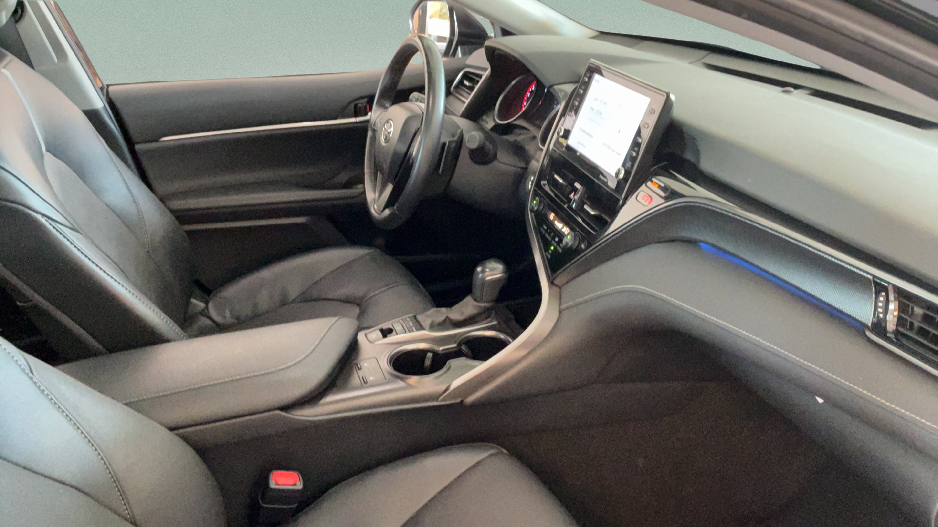 Used 2024 Toyota Camry XSE FWD image 32