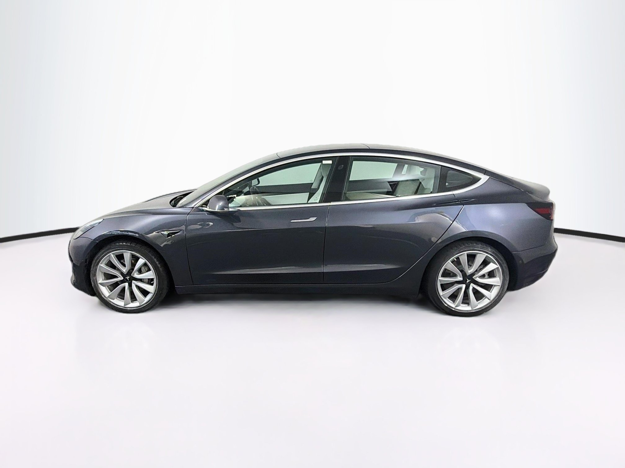 Used 2019 Tesla Model 3 Standard Range Plus RWD image 4