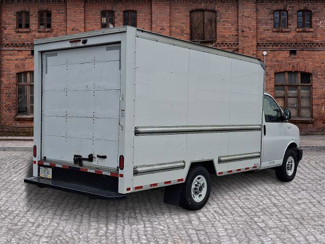 Used 2021 GMC Savana 3500 w/ Power Convenience Package image 4