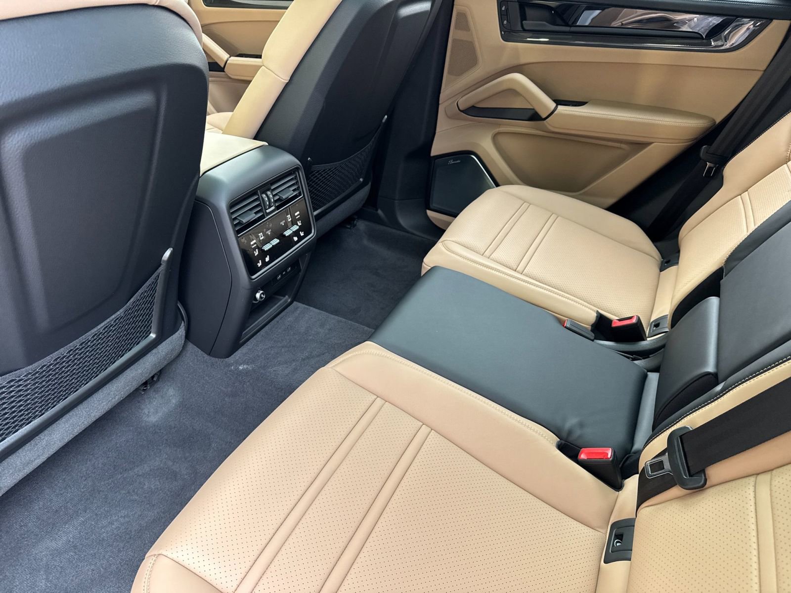 New 2026 Porsche Cayenne GTS image 14