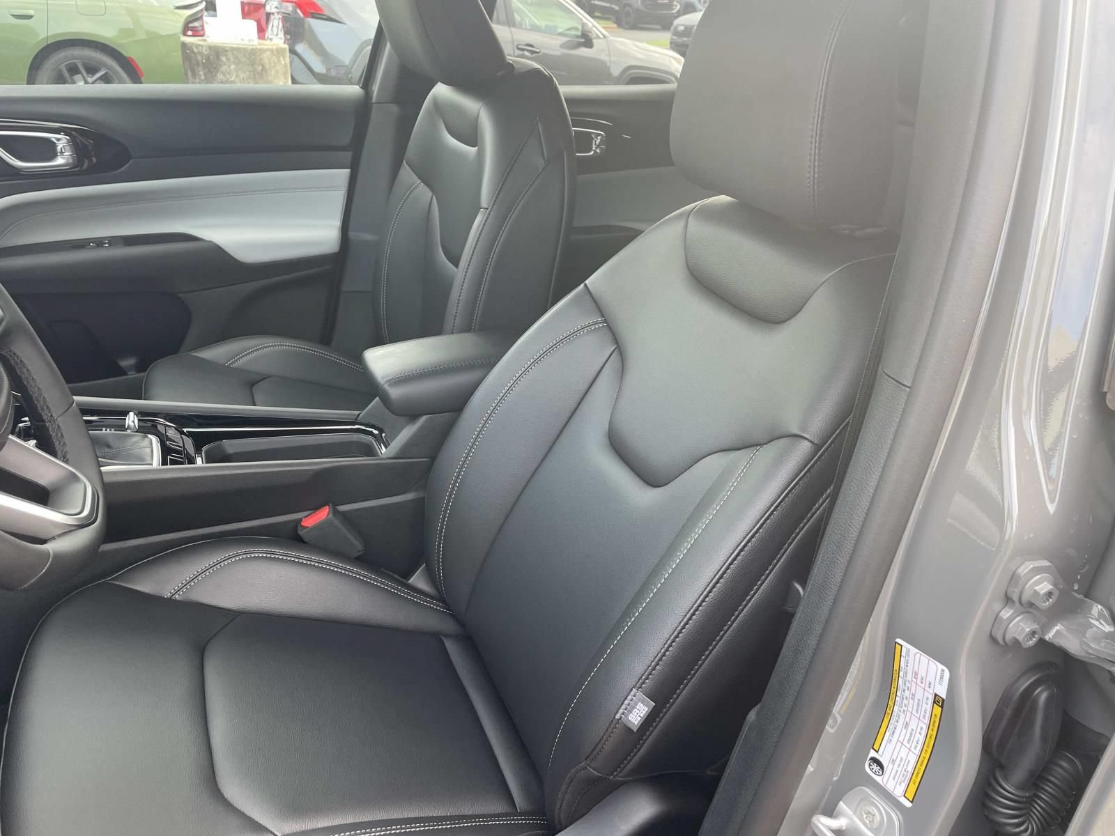 New 2026 Jeep Compass Limited AWD/4WD image 17
