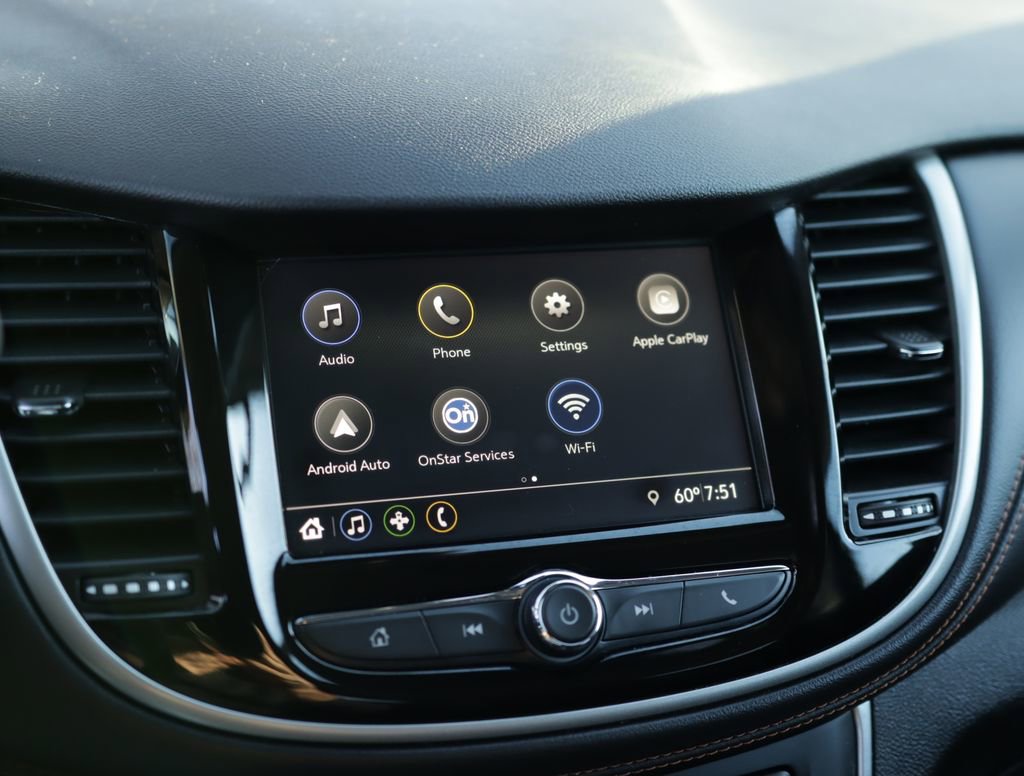 Used 2019 Chevrolet Trax LT w/ Driver Confidence Package image 13