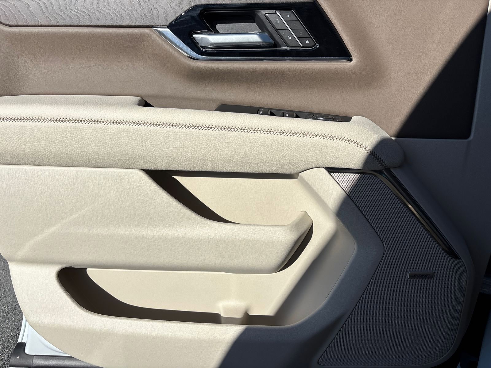 New 2026 GMC Yukon Denali w/ Denali Reserve Package image 18
