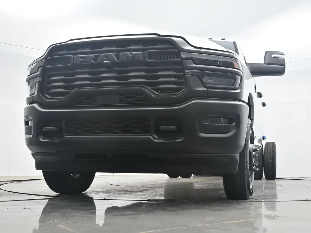 New 2026 RAM 3500 Tradesman AWD/4WD image 32