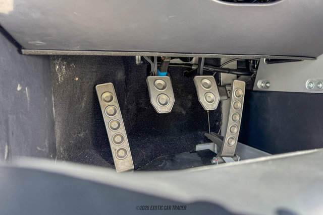 Used 2005 Ford GT RWD image 46