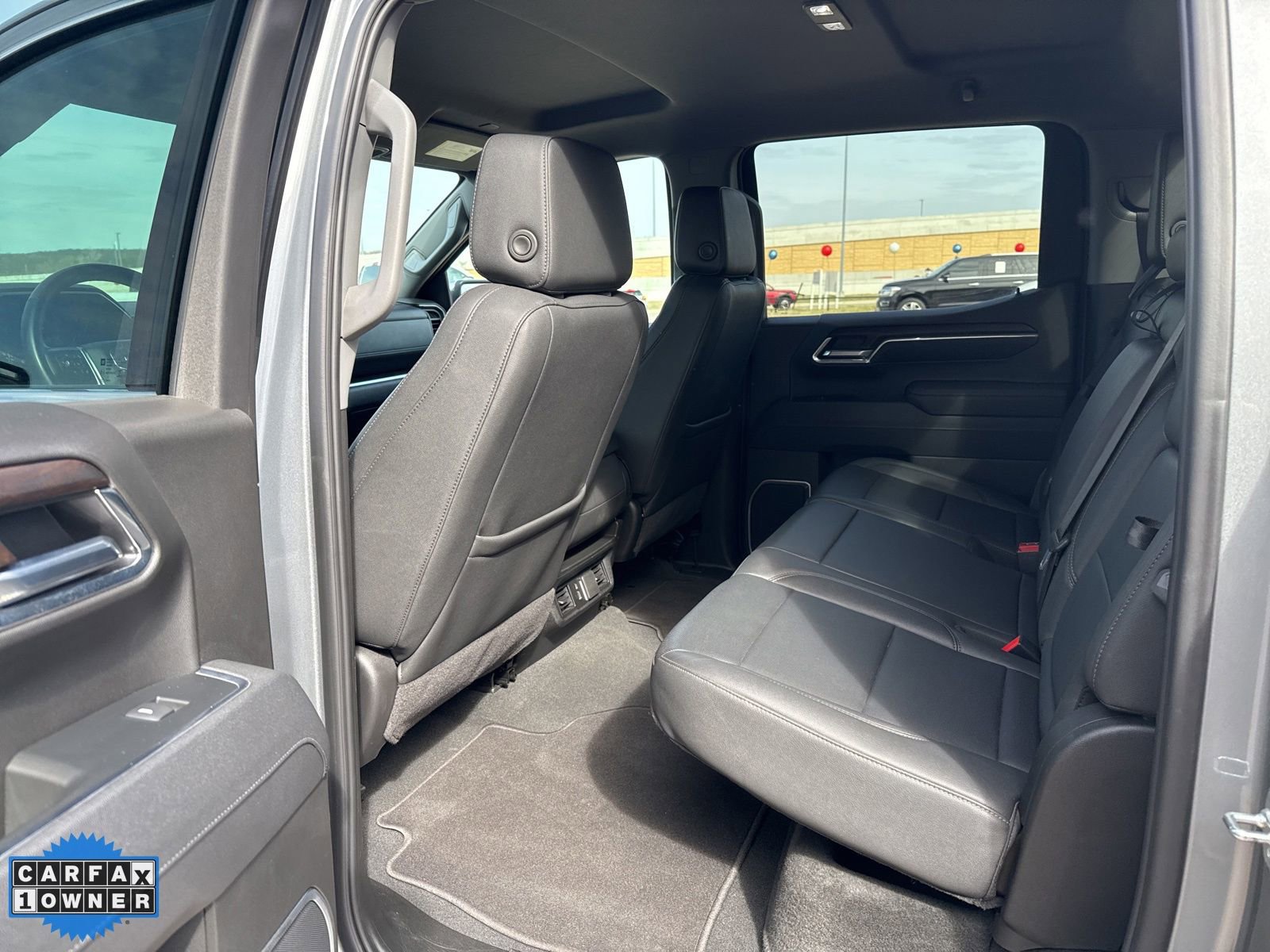 Used 2025 GMC Sierra 1500 SLT image 25