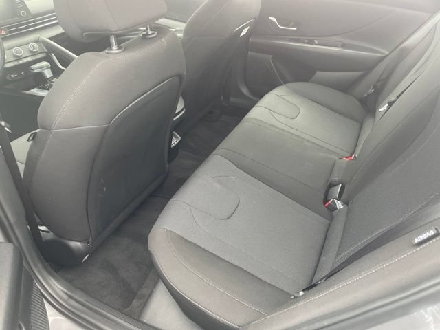 Certified 2025 Hyundai Elantra SE FWD image 13