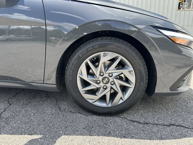 Used 2024 Hyundai Elantra SEL FWD image 20