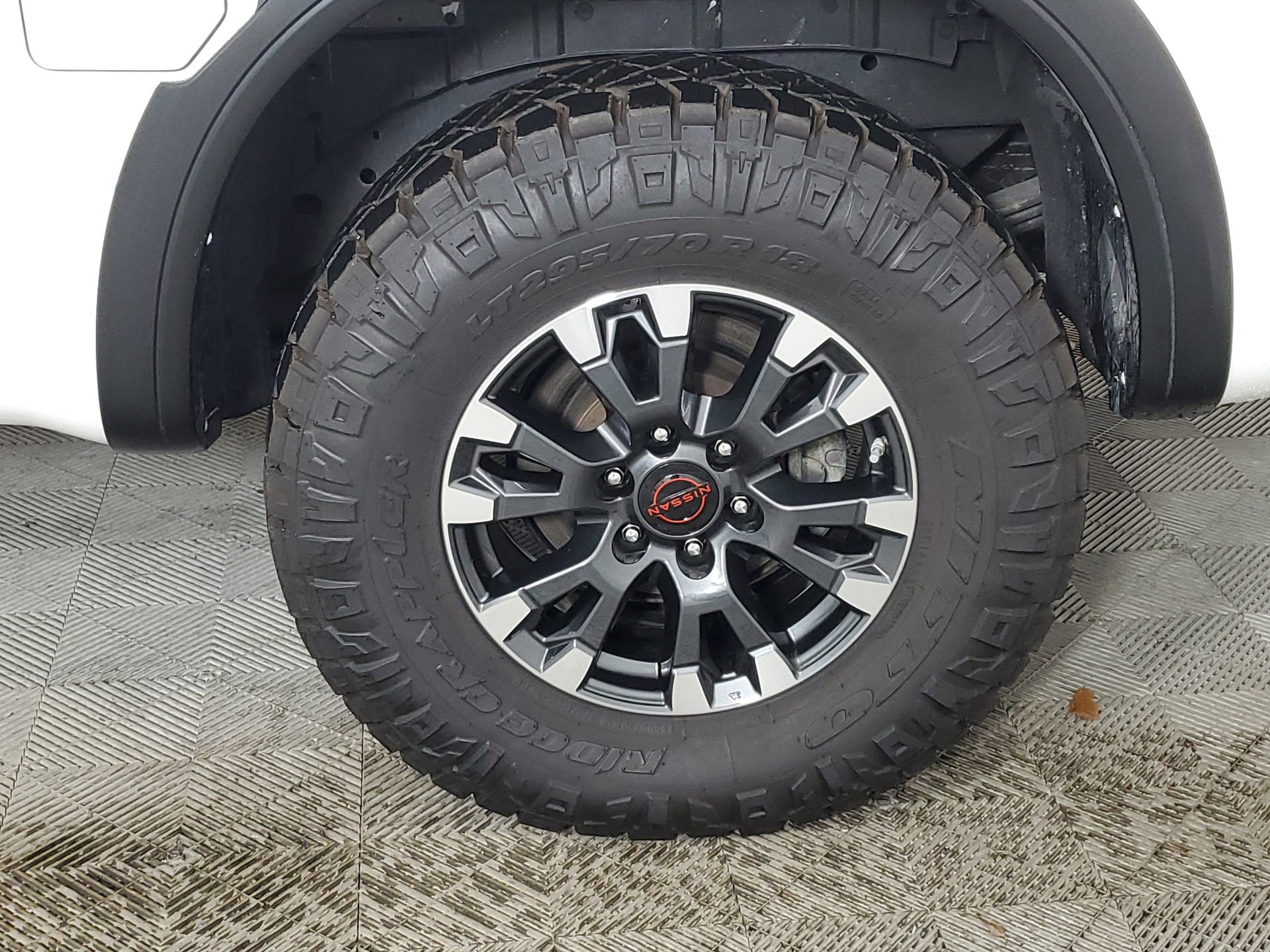 Used 2024 Nissan Titan PRO-4X w/ Pro-4x Convenience Package image 8